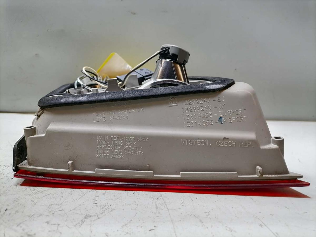 Opel Astra J original R&uuml;cklicht R&uuml;ckleuchte Schlussleuchte innen rechts Kombi Bj.2013